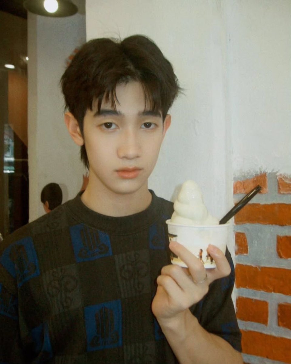 juenign's tweet photo. มาตราฐานกูรักเคะตาแป๊ว https://t.co/mVKCSKXNve
