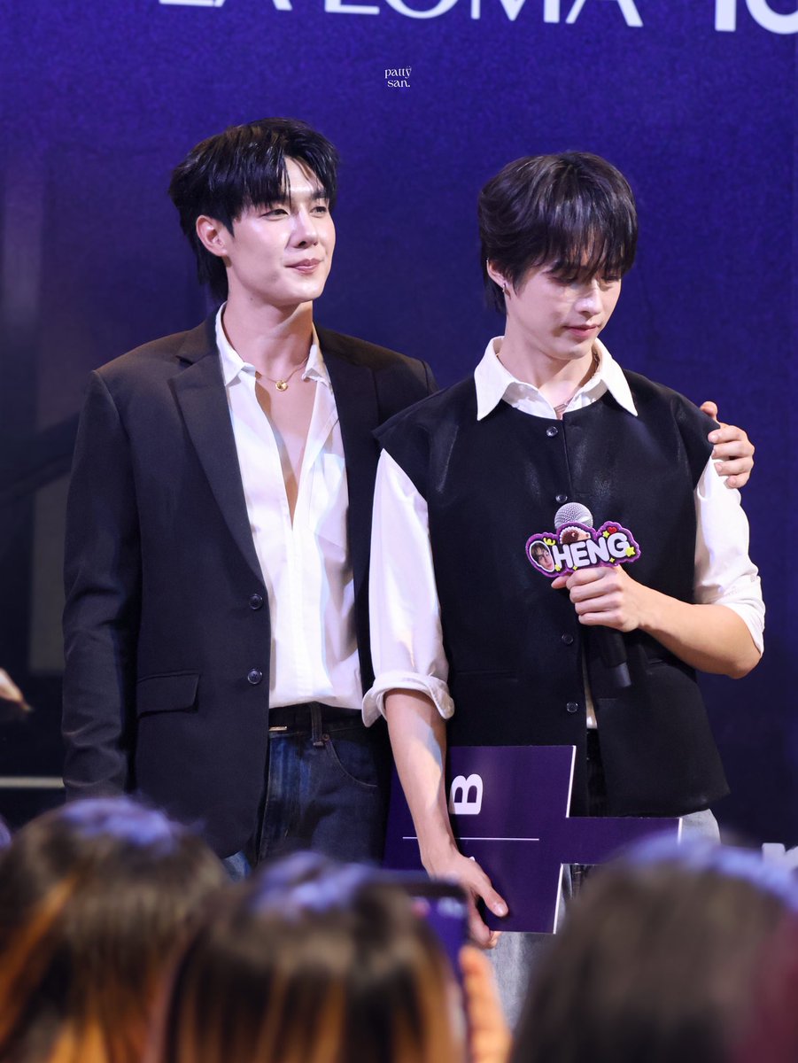 ppppatty_'s tweet photo. อวดแฟนกลางมหาลัย         อวดแฟนกลางสยาม

#รวมพลอย่าขอพี่เจน 
#TeeHeng #ตี๋เฮง https://t.co/aTsdAhjmhj