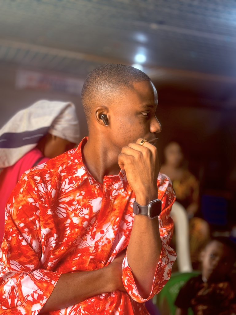 EmmanuelEny16's tweet photo. Positions are temporary. Ranks and titles fade. But the way you treat others will always be remembered. 💙

Be humble in leadership, kind in service, and respectful to everyone. Character is the legacy that outlives every title. 🤍
Emmasoft 💖
#highlightseveryone https://t.co/B90HstjY8I