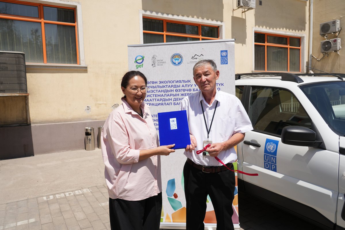 undpkg's tweet photo. We handed over a field vehicle to Sarkent State Nature Park, strengthening protection of 40,000 ha of mountain ecosystems in #Batken. Supported by the UNDP-@theGEF project, it will help rangers monitor biodiversity, patrol remote areas, and protect species like the snow leopard. https://t.co/J3LwICLoV9
