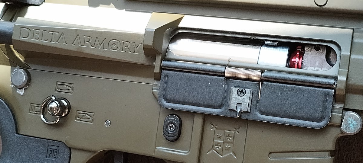 DxBang3D's tweet photo. My #Airsoft #DeltaArmory got a little upgrade.
Parts:
Gate EON Complete V2 Gearbox, Hop Up & G5 Motor
4UANTUM Hop Up
Prometheus 363mm Barrel
Vector Optics Maverick 3 Red Dot & Magnifer
PTS M4 Mags, Pistol Grip, Buttstock
NFM EC NIR Paint OD
Just waiting for some new pins... https://t.co/z1FAdXQAva