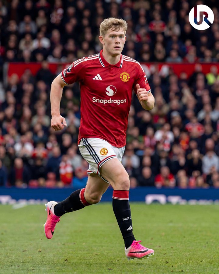 utdreport's tweet photo. Breaking: #mufc are weighing up a move for Lewis Hall, who wanted to leave Newcastle before the news of Eddie Howe’s departure [@samuelluckhurst] https://t.co/u2jYKm3X7P