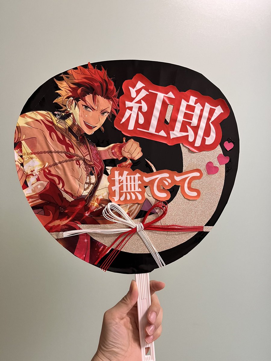 akaringdong's tweet photo. これは「撫でて♡」と言ってるのに1秒後に殴って来そうなくろー
（ステ用で作ったんだけど、綺麗に作れなかった😭😭😭でも頑張ったから見てもらいたいので薄目でみてください😭） https://t.co/GmInqtWaUC