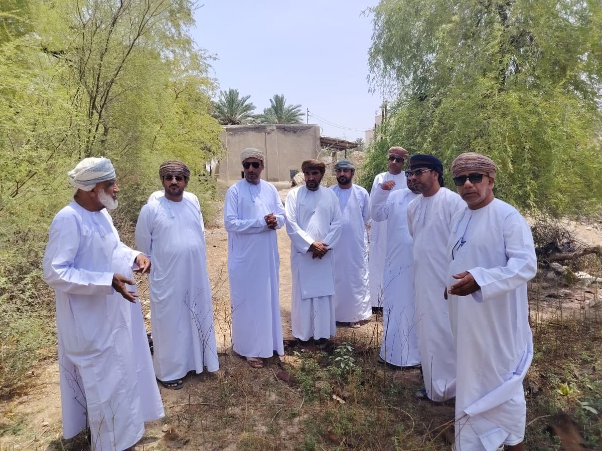 SaidKindi7's tweet photo. زيارة ميدانية لإحدى الشركات الداعمة لمشروع ممشى القلعة–الثوارة «نبض نخل» والاطلاع على سير العمل الذي يمضي وفق رؤية طموحة لصناعة أيقونة سياحية متفردة مع سعي اللجنة الرئيسة لتسريع الإنجاز والمحافظة على أعلى معايير الجودة.

نخل.. أيقونة سياحية تُصنع بإرادة أبنائها.
ممشى القلعة https://t.co/sfK0mrMhTk