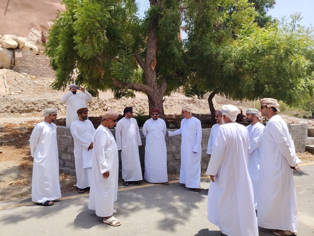 SaidKindi7's tweet photo. زيارة ميدانية لإحدى الشركات الداعمة لمشروع ممشى القلعة–الثوارة «نبض نخل» والاطلاع على سير العمل الذي يمضي وفق رؤية طموحة لصناعة أيقونة سياحية متفردة مع سعي اللجنة الرئيسة لتسريع الإنجاز والمحافظة على أعلى معايير الجودة.

نخل.. أيقونة سياحية تُصنع بإرادة أبنائها.
ممشى القلعة https://t.co/sfK0mrMhTk