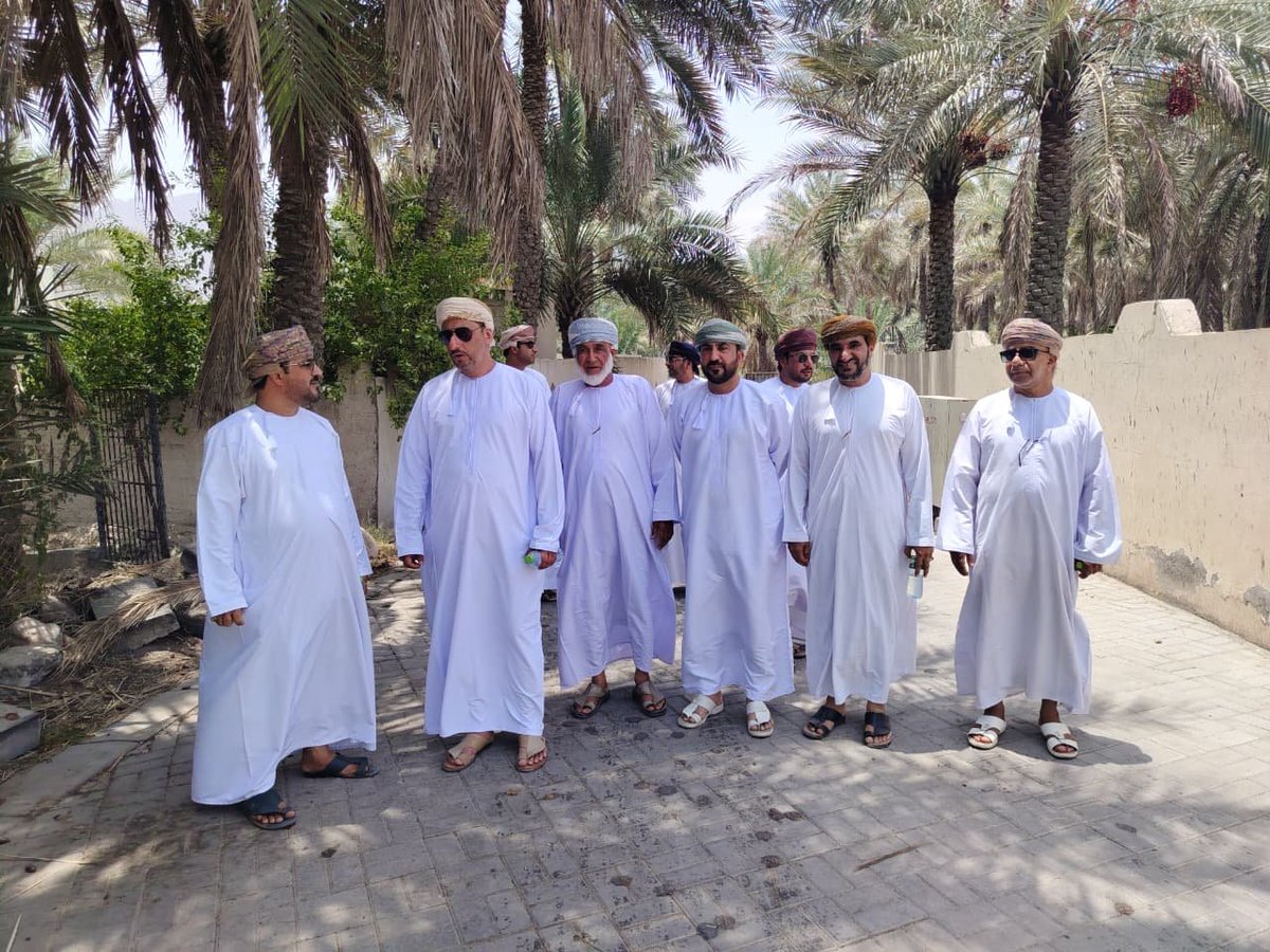 SaidKindi7's tweet photo. زيارة ميدانية لإحدى الشركات الداعمة لمشروع ممشى القلعة–الثوارة «نبض نخل» والاطلاع على سير العمل الذي يمضي وفق رؤية طموحة لصناعة أيقونة سياحية متفردة مع سعي اللجنة الرئيسة لتسريع الإنجاز والمحافظة على أعلى معايير الجودة.

نخل.. أيقونة سياحية تُصنع بإرادة أبنائها.
ممشى القلعة https://t.co/sfK0mrMhTk
