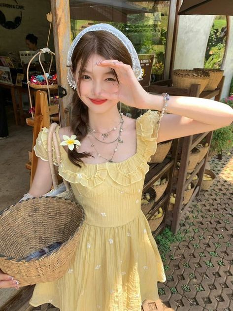 Jeachenry's tweet photo. Sun-kissed in a lemonade-yellow dress, flowers in bloom and a wicker basket in hand
HqGl https://t.co/vC0Quxe7db