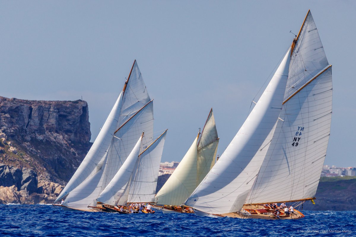 RegatistasRV's tweet photo. #vela La XXII Copa del Rey @Repsol de barcos de época reúne en #Mahon a los grandes clásicos de la vela internacional. @worldsailing @oficial_rfev @FBalearVela @gaceta_nautica @MallorcaPressSL
https://t.co/cEsS7QWg9p https://t.co/FpXsHi8PyG