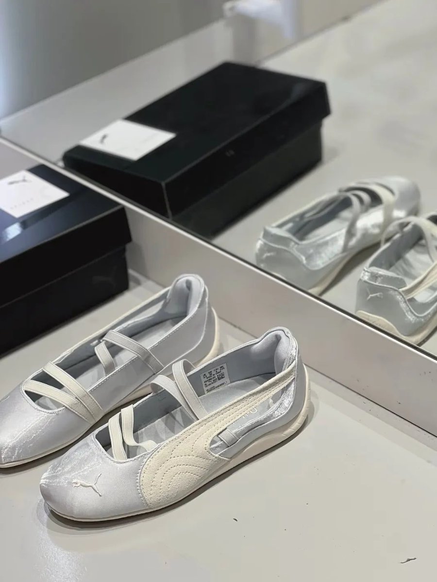stuffbybt's tweet photo. Puma speedcat ballet satin ลดวันเดียวค่า 🎀🫧 ถูกมากกก
♡ silver 1550-1800 ส่งฟรี  
♡ size มีตามภาพค่า 
♡ มัดจำ 500/คู่ 

#พรีเกาหลี #พรีออเดอร์เกาหลี https://t.co/bfkyLwCEzt