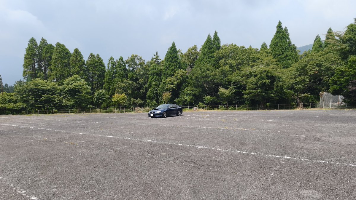 i_me______'s tweet photo. 自分のレガシィ写真映えしない😇
お友達作りたいんだけどな😭
#スバル https://t.co/sLaUBejnpW
