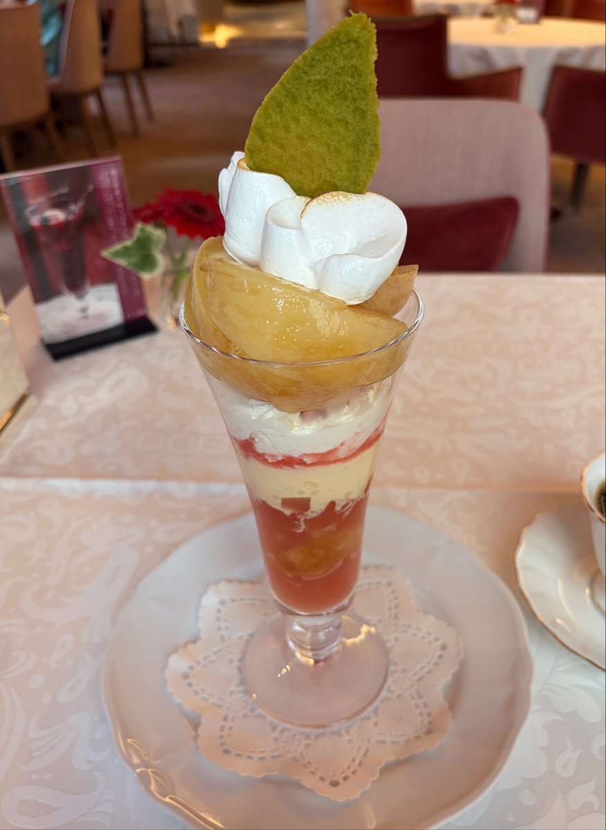 tmtm_anzu's tweet photo. 山梨以外の🍑パフェも食べたかったのでこちらへ💁‍♀️今日は香川の🍑でした https://t.co/YV0Z0vizKm
