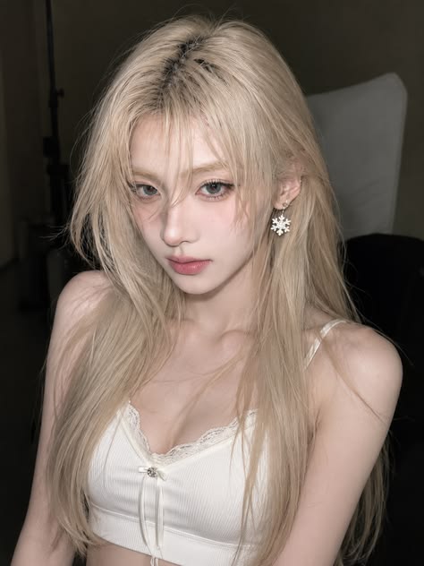 willfred12's tweet photo. Blonde vibes, soft lighting, and a touch of lace minimalist glam in full focus
rxD https://t.co/81rGgxOCPy