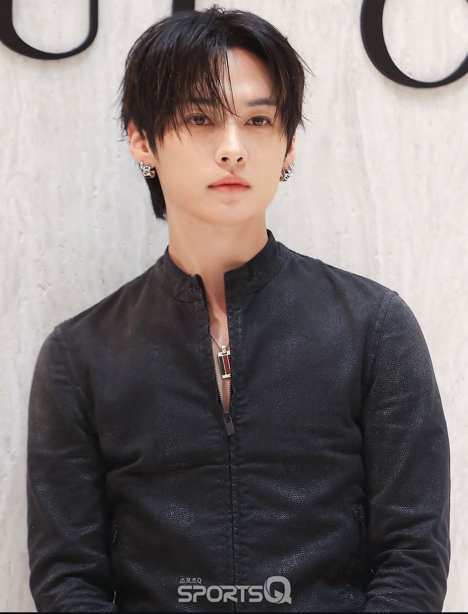 FashionistD's tweet photo. #LeeKnow for GUCCI https://t.co/lWagXlE4oO