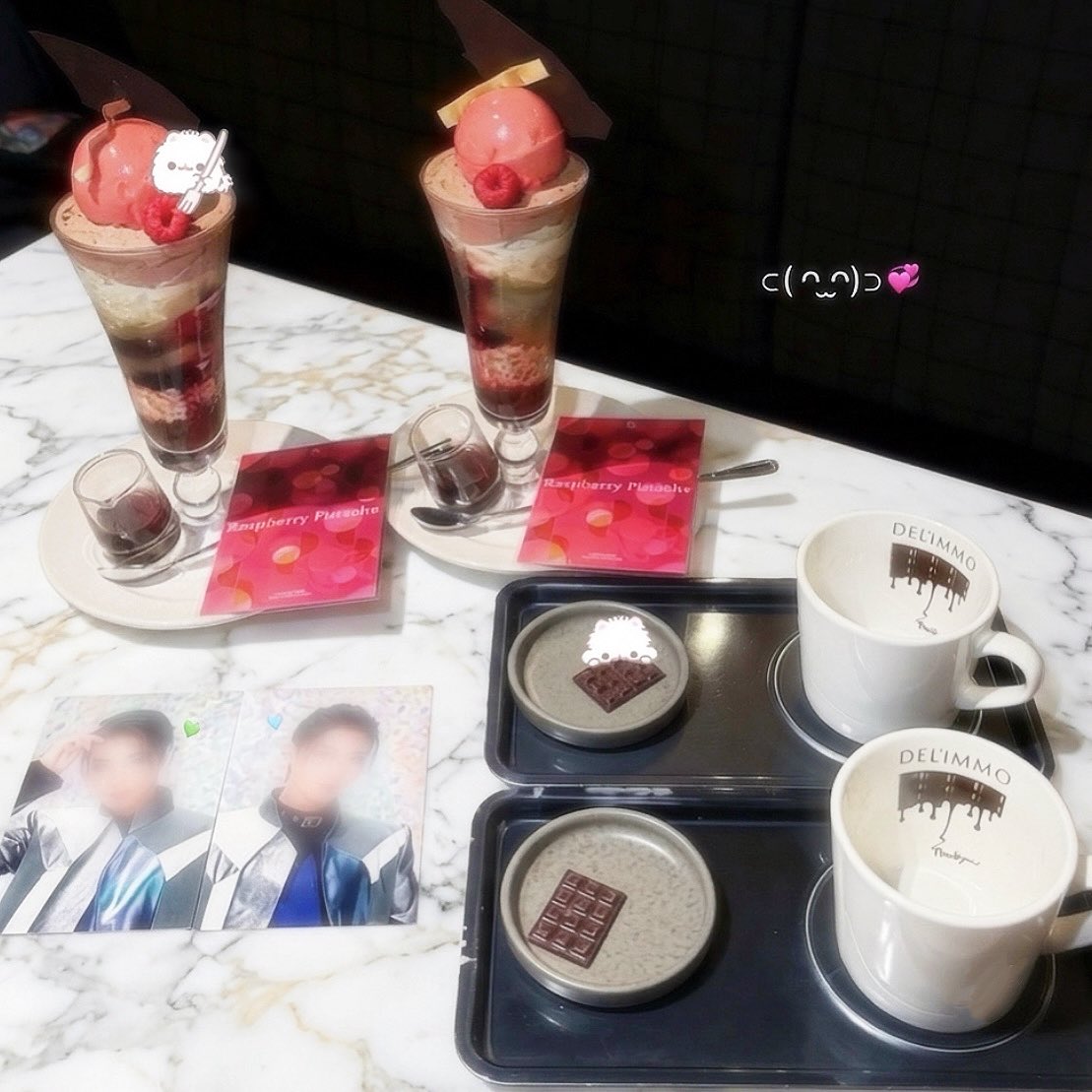 726l75's tweet photo. 観劇終わりに パフェ活🍓🍫 https://t.co/Jo0AtptfHf