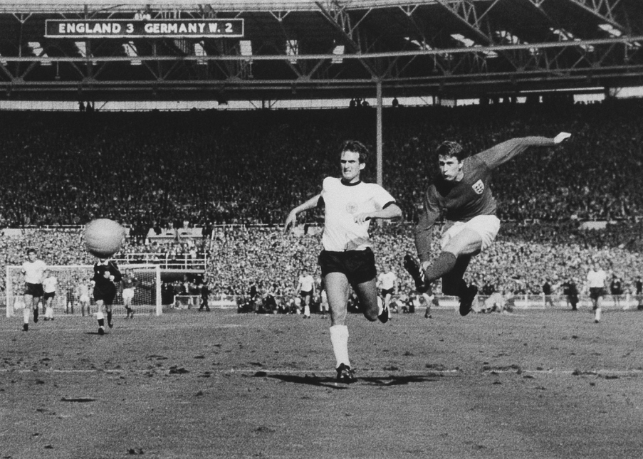 mildthing99's tweet photo. '1966 and all that... geography' Reflections on #60YearsOfHurt
🏆‘You’ve been away for far too long'
🏆'This could be the last time'
@MickJagger's premonitions?😉
@TheGeoffHurst @BBCSport @FIFAcom @henrywinter @FXMC1957 https://t.co/EBUyH4pCE9 https://t.co/whoFzHliXC