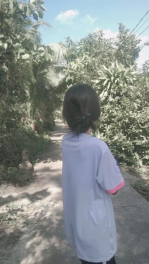 necoxy's tweet photo. Sunny stroll through a lush green path, soaking in calm vibes and warm light
OAgH https://t.co/b9ToKFXifU