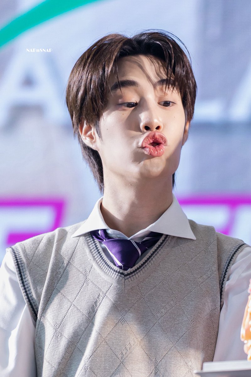 NAPnSNAP's tweet photo. คนเดียวกันจริงๆ https://t.co/6pGbvLnh6u