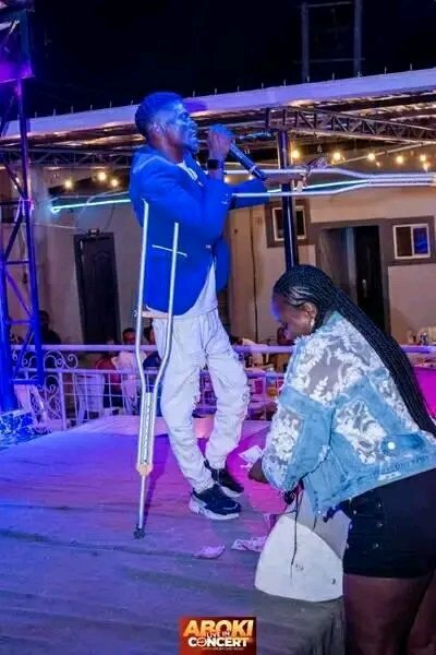 Dcool_official's tweet photo. @Olamide @DONJAZZY @comfort05xs @EnyinwaDaddy @Yetunde_first @NurseMirac @Bekiwereloo @trencher0x0 @Joy_Girlll @Darealcleto Day 3
They said I couldn’t.
I said watch me.

Disability is not inability.
RT to show this king some love 👑❤️

#Inspiration #NaijaTwitter #DisabilityIsNotInability #Music https://t.co/GDC4yawlrn