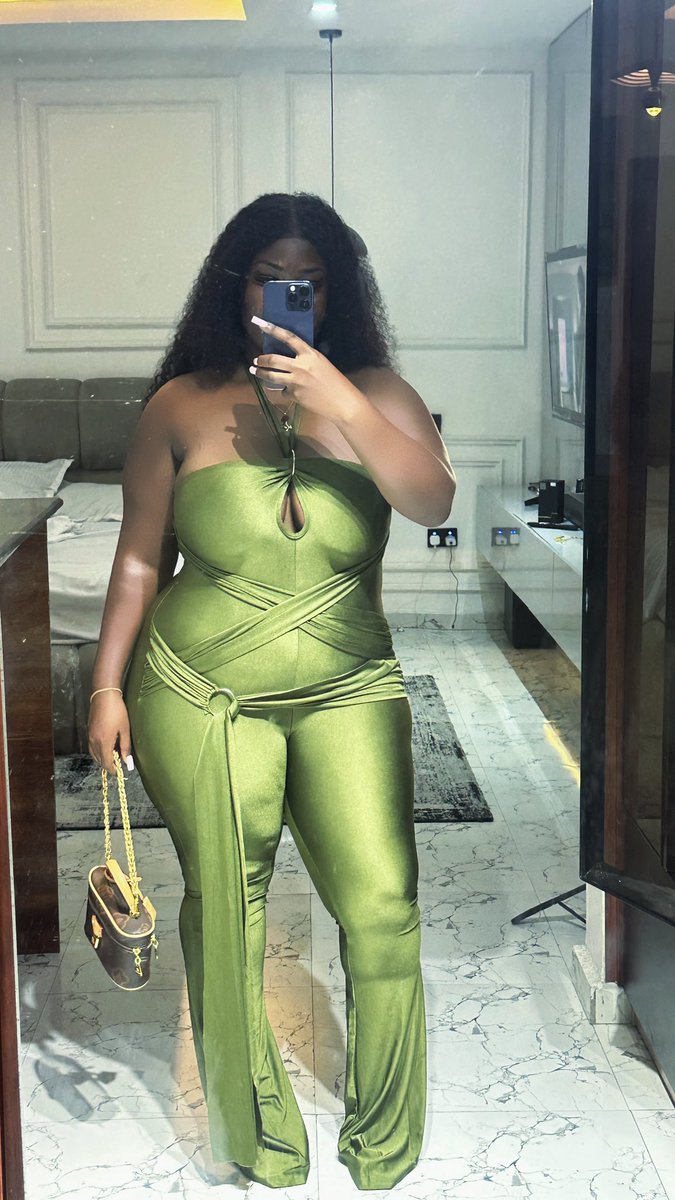 Amarachi1111's tweet photo. Body is what?? https://t.co/w0l7ejEk9A