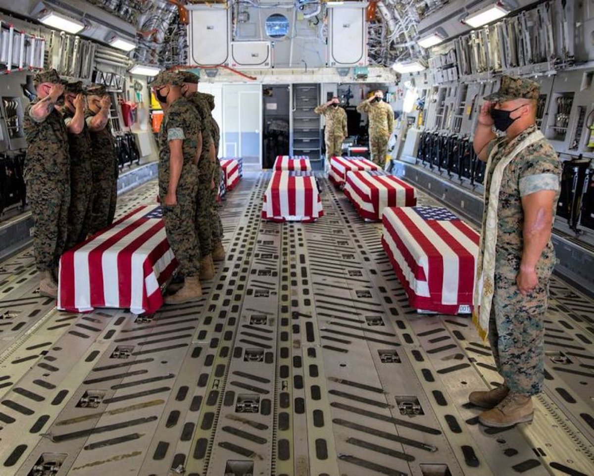 IvankaTrumpUSRV's tweet photo. Before you leave, give one final salute to the American soldiers. 🇺🇸🫡 https://t.co/ICZF4c84Ae
