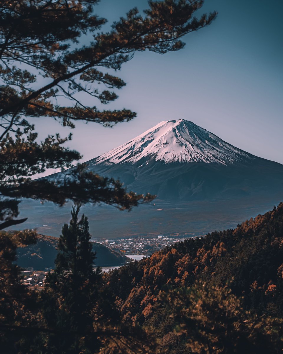 earthcurated's tweet photo. 🇯🇵 Japan’s majestic Mount Fuji is an iconic stratovolcano that has inspired artists, poets, and pilgrims for centuries. https://t.co/SIDX2e6T5Z