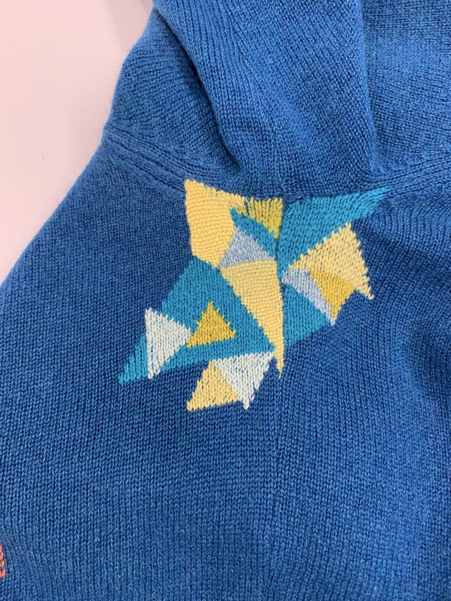 collingwoodnorr's tweet photo. Before and after: adding to an underarm repair and mending another small hole. 

#visiblemending #repair #darning #swissdarning #reducewaste #sustainableliving https://t.co/rsduUnWHFG