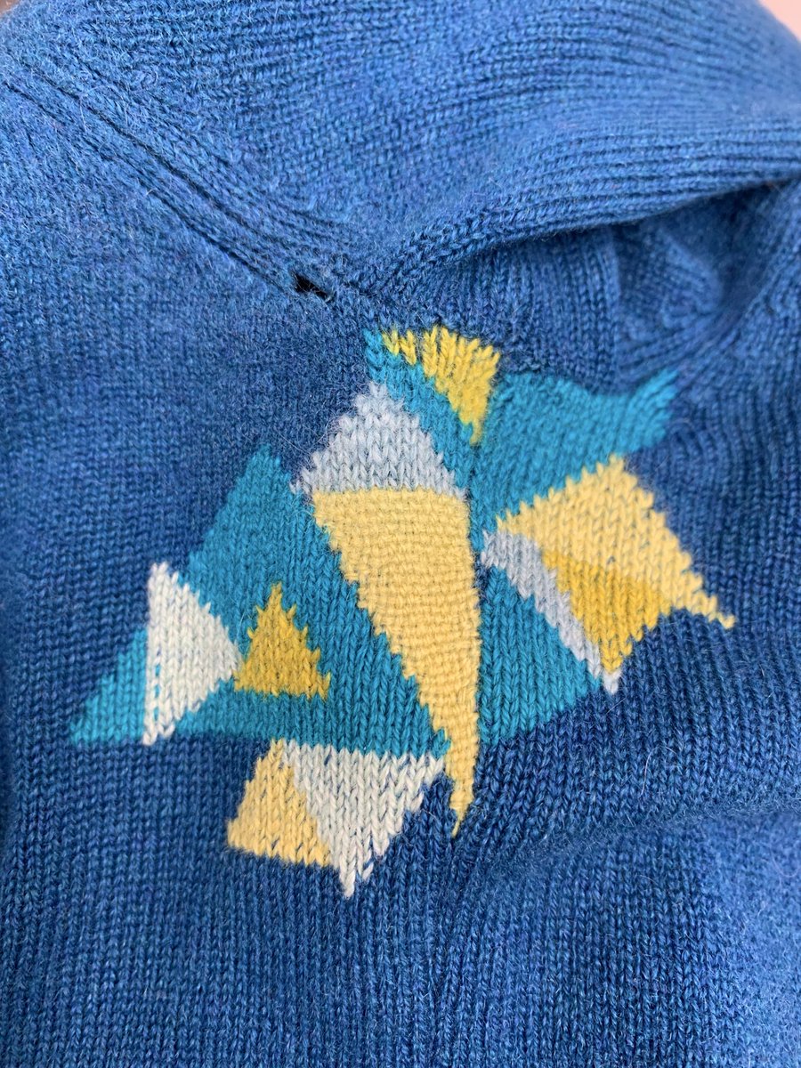 collingwoodnorr's tweet photo. Before and after: adding to an underarm repair and mending another small hole. 

#visiblemending #repair #darning #swissdarning #reducewaste #sustainableliving https://t.co/rsduUnWHFG