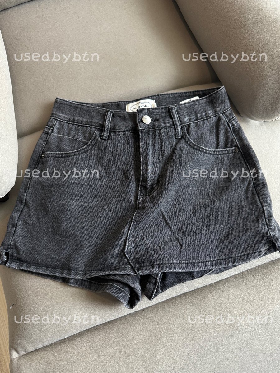 usedbybtn's tweet photo. กระโปรงกางเกง from Mustnimal.official 
✨Price : 150.- 
🛋️ Size : เอว27“ สะโพก36” ยาว12-13“

#ส่งต่อเสื้อผ้า #ส่งต่อเสื้อผ้ามือสอง #เสื้อผ้ามือสอง #ส่งต่อเสื้อผ้ามือ2 #vghbkk #bemingbkk #cintageshop #stylistshop #ส่งต่อcintage #โล๊ะตู้ #ส่งต่อstylist #เสื้อผ้ามือสองสภาพดี https://t.co/4KYpGV4XNE