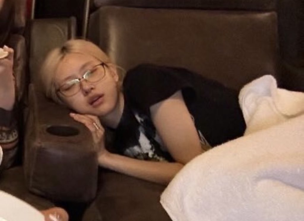 ineedanescap's tweet photo. 🐶ྀི 💤 https://t.co/SSehsHK8JY