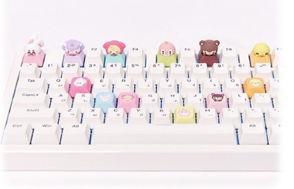 drkyung1216's tweet photo. พึ่งเห็นว่า sm มันพรีเซนต์ให้ Keycap ของ EXO สามารถแกะออกมา แล้วเอามาใส่เข้ากับคีย์บอร์ดแบบนี้ได้ด้วย แล้วในรูปโคตรน่ารักยาใจแอ๋วคนทำงานหน้าคอมหนัก ๆ ได้เลย คือสรรหาทำสรรหาพรีเซนต์มาก https://t.co/EbLqOpP2XX