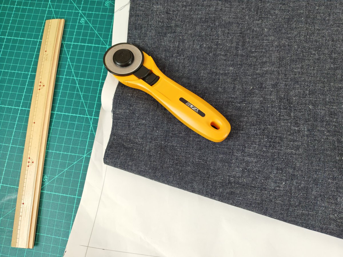 Craftsman_Nobu's tweet photo. 今日は朝からデニム👘を作ってみました💪久しぶりの裁縫🧵でしたが意外と順調に作り終わる事が出来ました👍もう少し改造は必要かなぁとりあえず着て出かけよ〜 https://t.co/8ToF66JKPW