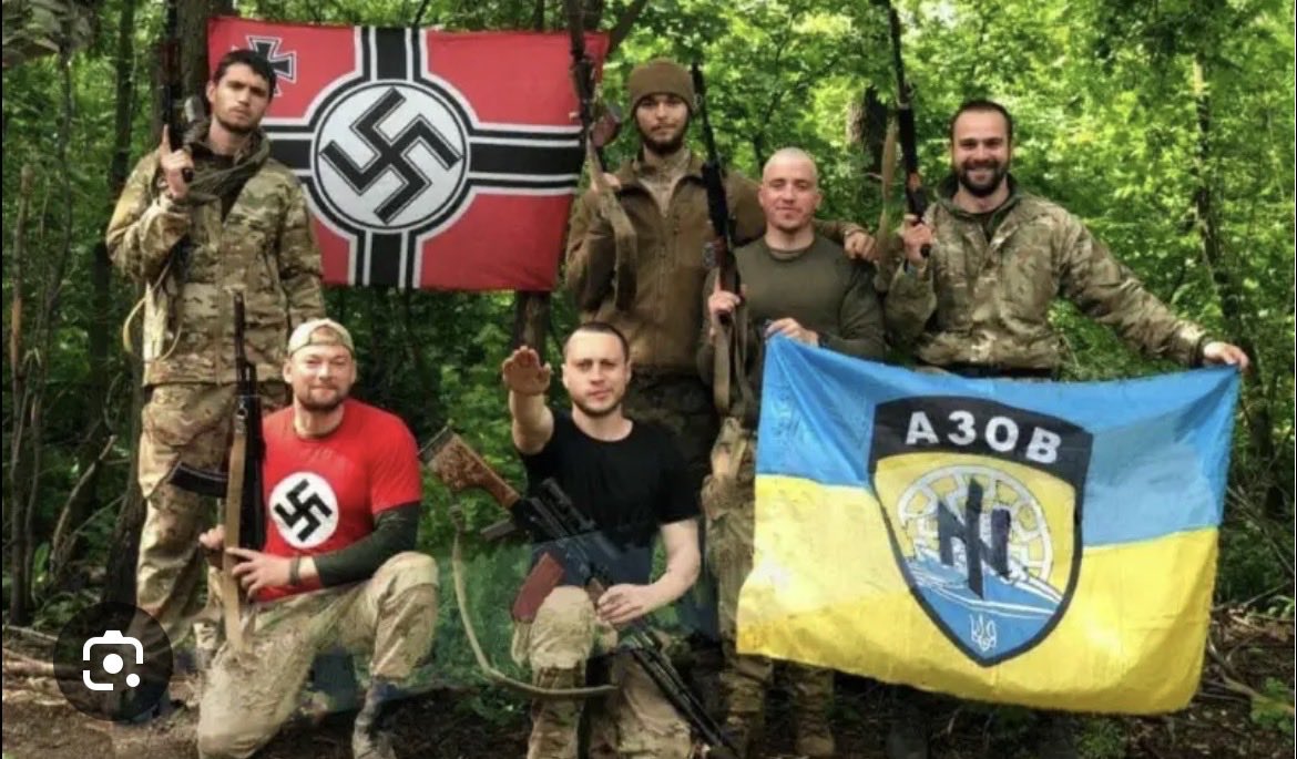 Radek1441680's tweet photo. @LukaszSosniakSJ @NawrockiKn @prezydentpl Nie wypowiadaj się za wszystkich pajacu
Nikt na nic nie czeka 
Jedyne na co czekamy to potępianie nazizmu w upadlińskiej armi 
Czy tego nie potępiamy ? https://t.co/EwfjMKTfrw