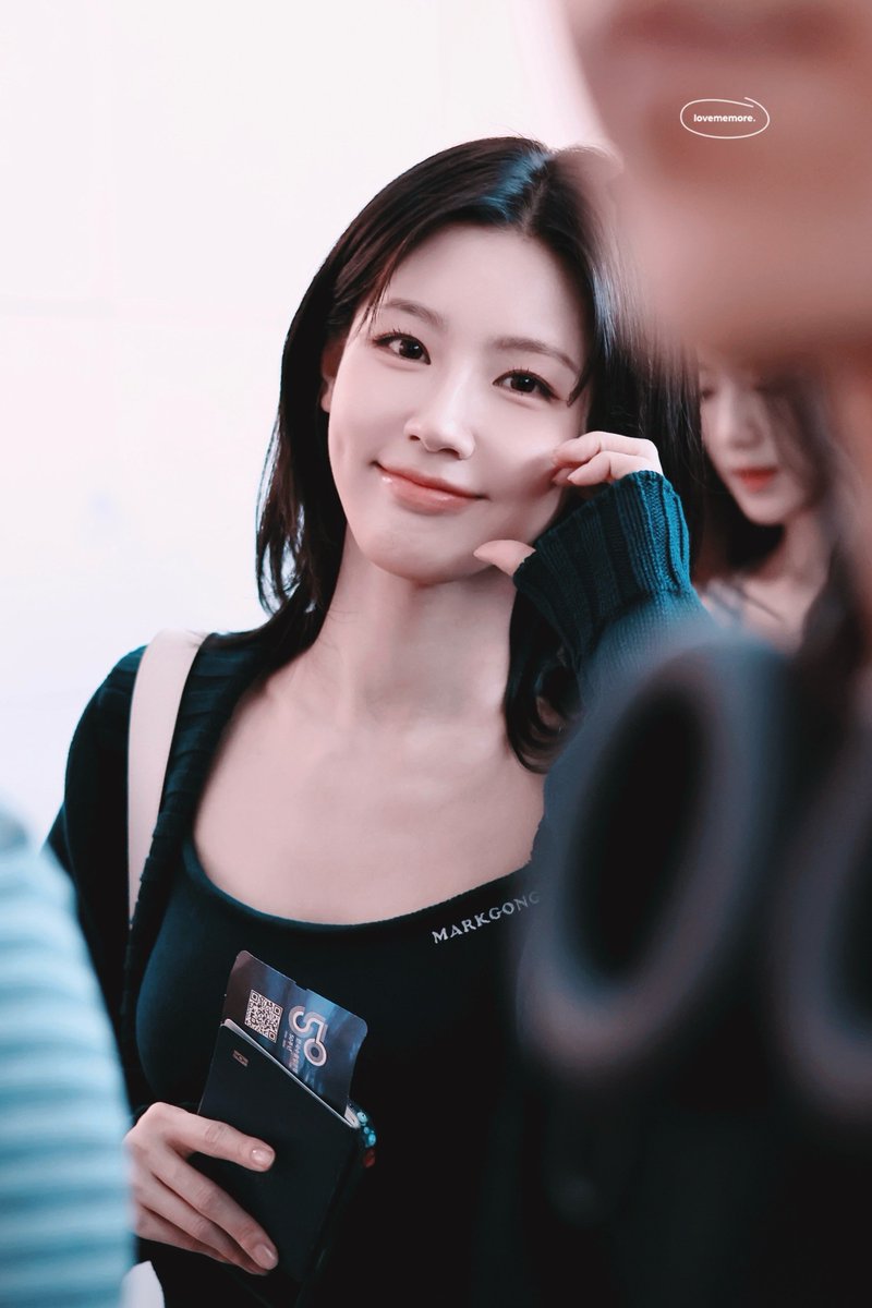 lovememore_my's tweet photo. 260730 잘다녀와🤍 롤라팔루자도 잘해보쟈🍀💕
#아이들 #idle #미연 #MIYEON https://t.co/t5uYXEFZJI