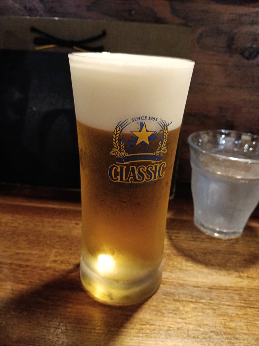miyan_ff's tweet photo. 北海道で札幌生、うめえ🍺 https://t.co/9ht1XwBJC8