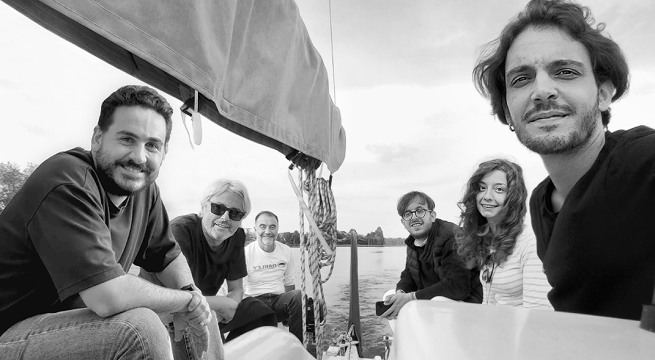 Interior_es's tweet photo. #Interview with #architect Diego Cisi (second from left), co-founder and director of @Archiplanstudio.
-> La Pervinca. Photography: Giuseppe Gradella
-> Casa CV. Photography: Giuseppe Gradella
-> https://t.co/FUvTrw4qkx
-> #architecture #interiordesign #Italianarchitects #Mantova https://t.co/gvHjbhcLnb
