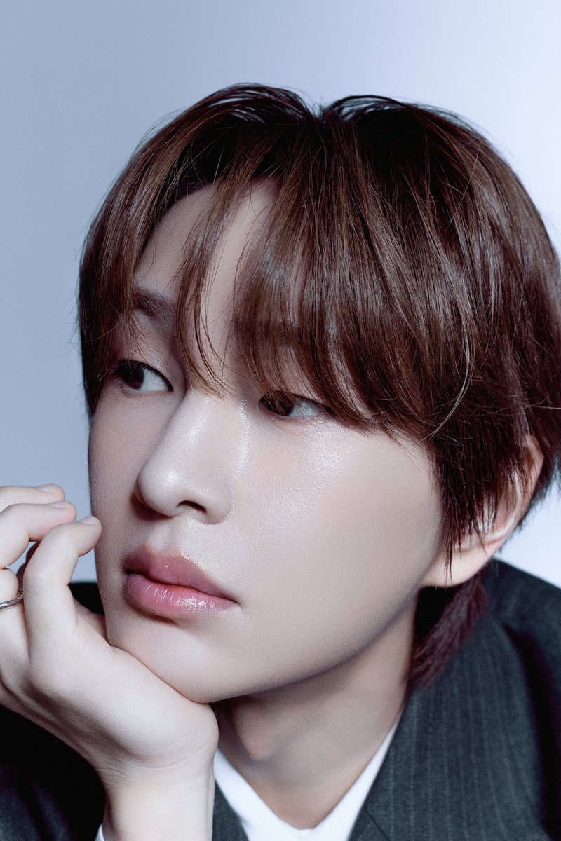ONEW tweet media