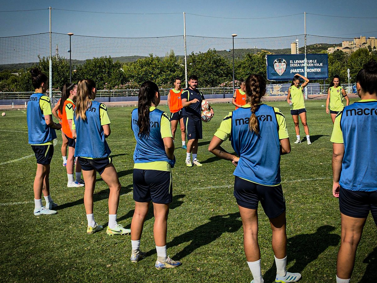 LUDfemenino's tweet photo. 🗣️ Al habla el míster.

#OrgullGranota | 🐸 https://t.co/YmeZabAaqW