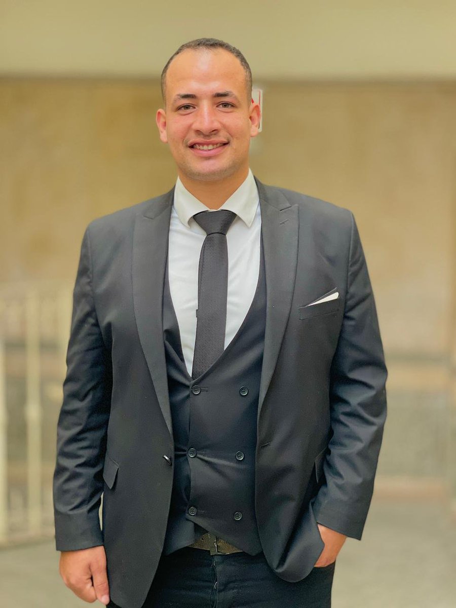 Elsaydsalam7's tweet photo. انا عايز اقول انى بقيت محامى وده مش مننا من احد لكن الاول من الله والثانى بتعبى ومجهودى وتعب اهلى https://t.co/SHunlaWIWZ