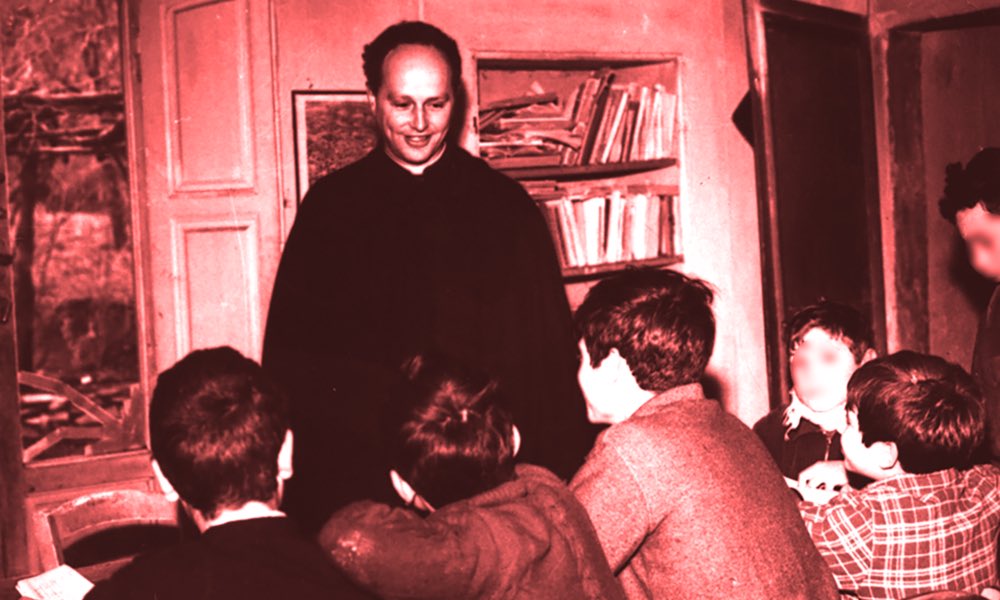 CarloMVigano's tweet photo. Mons. Viganò: La chiesa sinodale ha l’ordine di normalizzare la sodomia. E ricorda Don Milani…
https://t.co/YnUR9kB2tU https://t.co/4lzjzZx0Db
