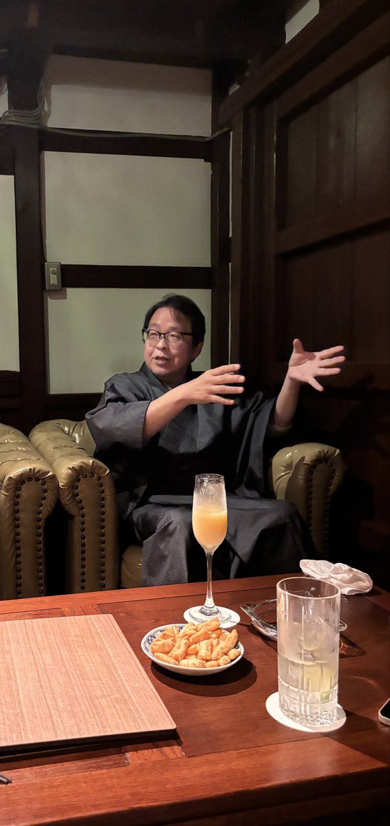 ookulage's tweet photo. 川床のお話が出ていますが、ご本人とても元気そうでした。
画像はお好きに使って良いとの事です。桜井が申しておりました。

桜井誠のちょこ生！ https://t.co/QbGe4aVeeW @YouTubeより https://t.co/uG7vcTHLUT