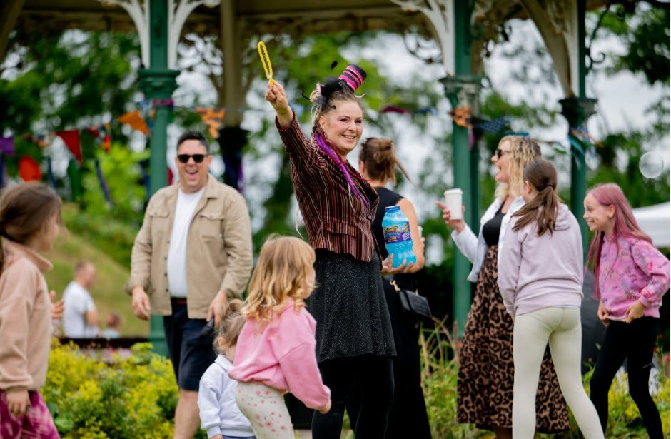 fermanaghomagh's tweet photo. 🎩🎉 Hats Off to the Forthill is tomorrow!

Join us tomorrow for a FREE afternoon of music, activities and family fun at Forthill Park, Enniskillen.

📍 Forthill Park, Enniskillen
🕑 2pm – 5pm
👉 Event details: https://t.co/t6AtyDRtRY 

Proudly sponsored by Share Energy. https://t.co/XUTvxXe2Pm
