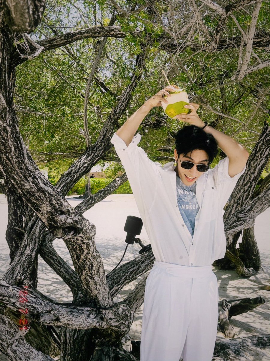 K_kratay1's tweet photo. กรี้ดดดดดอกบัวกรี้ดด

#HeYanzhao https://t.co/hOZTEs1GGU