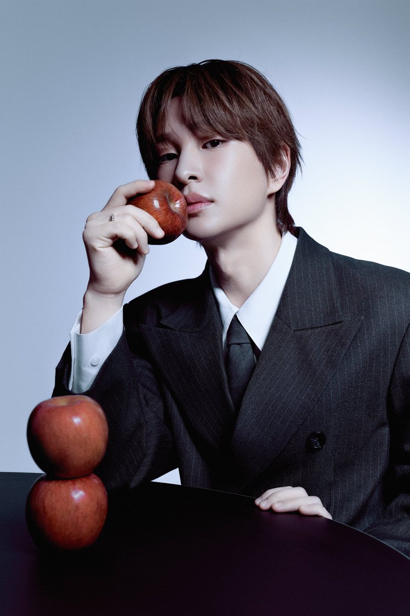 ONEW tweet media