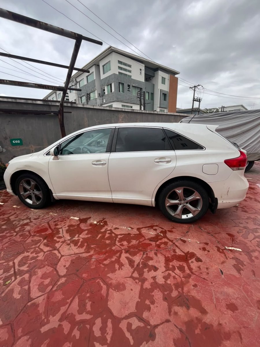 Nedu_NC's tweet photo. 2011 Toyota Venza 
Direct Toks
July 2026 entry 
Fullest option 
Panoramic dual sunroof 
Push to start button
Reverse Camera
Engine untouched 
AC 💯 
Location: Lekki phase 1

Price: 17M

📞 or WhatsApp: 07037665572

Let's deal 

Nedu_Autos https://t.co/pzQgeUAQG8
