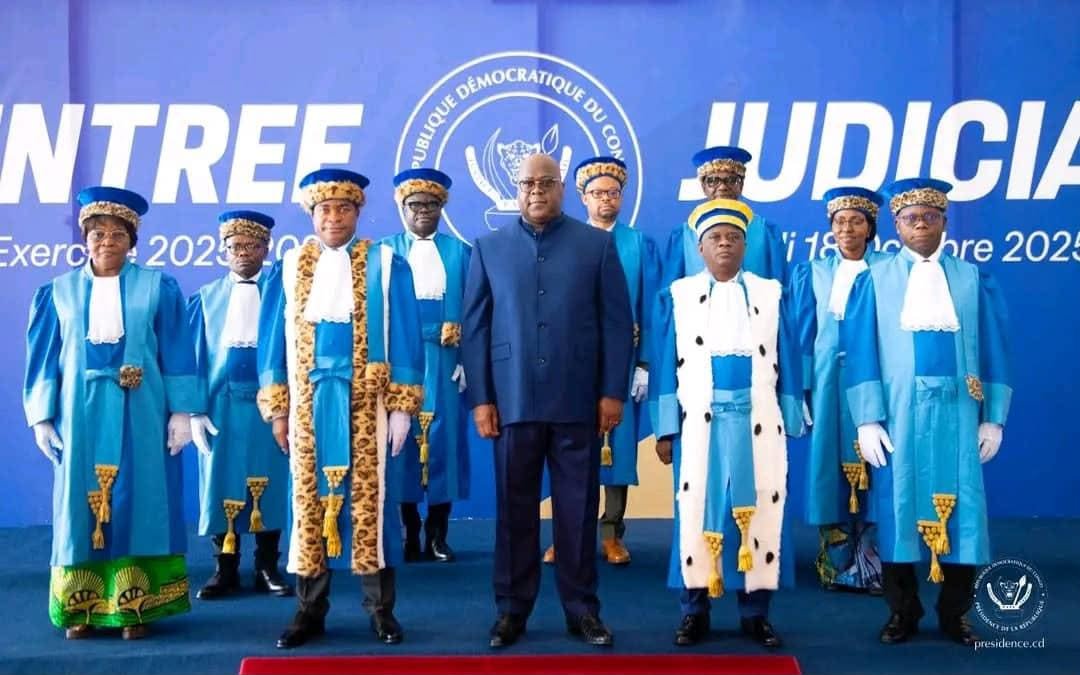 JustinParadoxe's tweet photo. #RDC||| 🇨🇩 Réaménagement au sein de l'appareil judiciaire en RDC

Le Chef de l'État a signé plusieurs ordonnances d'organisation judiciaire

VOICI LA LISTE COMPLÈTE parvenue à Parole Écrite 

Parquet général près la Cour constitutionnelle

Mis à la retraite :

✅️ Ndaka Makandombi, premier avocat général près la Cour constitutionnelle
✅️ Likoko Bangala, premier avocat général près la Cour constitutionnelle

Nommés premiers avocats généraux près la Cour constitutionnelle :

✅️ Nkonkolo Ilunga
✅️ Kasongo Mpa Oking
✅️ Iyeli Nzo Bongongo

Nommés avocats généraux près la Cour constitutionnelle :

✅️ Kapita Kaniama
✅️ Ngandu Mukendi
✅️ Sindano Bulenge
✅️ Kama Alama
✅️ Sangu Makaya

Cour de cassation

✅️ Le magistrat civil Kilomba Ngondi est démis d'office de ses fonctions et de son grade pour n'avoir pas repris son service malgré notification

Nommés conseillers à la Cour de cassation :

✅️ Mwangala Yam
✅️ Kibashima Bin

Mis à la retraite

Présidents de la Cour de cassation :

✅️ Badinengani Bilolo
✅️ Mwangila Musadi
✅️ Yemo Mima Atiba
✅️ Placide Kazadi Wayumbulile

Nommés présidents à la Cour de cassation :

✅️ Noël Bakila
✅️ Mananga Boniface
✅️ Kalumba Christian
✅️ Otshudi Okita Thomas

Nommés conseillers à la Cour de cassation :

✅️ Tshibasu Panda Madi
✅️ Mwambu Yambeno
✅️ Ilunga Bekanga
✅️ Tshibola Vicky
✅️ Fidèle Tshibala
✅️ Kanku Kingombe Antoine
✅️ Mutoka René Oscar
✅️ Mulumba Kamba
✅️ Katambwa Mundaki
✅️ Kitete Losamba
✅️ Nkoko Kibembi Vernette
✅️ Voka Yandiko Nge Yengo
✅️ Ngoy Kakoso
✅️ Alain Mayamba Kayembe
✅️ Ingenge Gaston
✅️ Kalonda Poni Yvette
✅️ Kayembe Kasanda
✅️ Malangano Pierre
✅️ Matari Mangunga

Mis à la retraite (conseillers à la Cour de cassation)

✅️ Musenga Wa Kasengi Joachim
✅️ Belinteko Nsambi Patrice
✅️ Kwilu Vangu

Parquet général près la Cour de cassation

Mis à la retraite :

✅️ Ndianzonzila Bata Kwau, avocat général près la Cour de cassation

Nommés premiers avocats généraux :

✅️ Bonane Jerry Mona
✅️ Mukonkole Katambwa
✅️ Vola Nzungu
✅️ Wakuteka Bombeshayi
✅️ Kaluila Mwana Sylvain
✅️ Bodisa Mundi
✅️ Kabamba Mukanya
✅️ Baka Mapema
✅️ Idumbo Meli Meli
✅️ Kabila Nza

Nommés avocats généraux :

✅️ Kumbu Robert
✅️ Kabongo Kamayi
✅️ Liyongo Efonga
✅️ Lusamba Bombola
✅️ Mavila Mandina
✅️ Ntumba Mulume
✅️ Tshishi Banzi
✅️ Kibanza Makumbu
✅️ Benza Lusala
✅️ Nkala Biayi
✅️ Mvuala Kiala
✅️ Etike Pangano
✅️ Luha Kiamona
✅️ Tshamala Tshitenge
✅️ Malembe Wa Kani
✅️ Nkokolo Bin Mwana
✅️ Mbayi Mwanza

Conseil d'État

Mis à la retraite :

Présidents :

✅️ Malenga Minga
✅️ Ndala Muswamba
✅️ Bonvulu Bomongo

Conseillers :

✅️ Nsasa Mbunzi
✅️ Tshibola Bidi Lukini
✅️ Kanza Makoka
✅️ Lembe Lembe Nkashama

Nommés présidents :

✅️ Mungu Kanga
✅️ Sibu Matubuka René
✅️ Tshakwa Jean-Pierre
✅️ Ayanga Sobe Bambale
✅️ Kitenge Ndibu

Nommés conseillers :

✅️ Wamba Kabelu Freddy
✅️ Kabangu Tshiondo
✅️ Ndemonisi Bisangamina Fidèle
✅️ Ntumba Katompia
✅️ Bialukengu Musasa Angélique
✅️ Kasenda Mukendi
✅️ Mangungu Nkongo
✅️ Kinongila Ndwakulu Albert
✅️ Makonga Lenge
✅️ Diamana Malanda Jean-Pierre
✅️ Mwanza Wa Kalombo
✅️ Puna Badia Emery
✅️ Ngoy Lumbu Rémy
✅️ Nsimbi Kabande

Parquet général près le Conseil d'État

Mis à la retraite :

✅️ Esabe Kamulete,
 premier avocat général
✅️ Kalonda Ohanga, avocat général
✅️ Tabalani Song, avocat général

Nommés premiers avocats généraux :

✅️ Kashama Biteketa
✅️ Useni Sefu
✅️ Masiala Kaza Claire
✅️ Mayindombe Mayi
✅️ Kasanda Kitenge
✅️ Diaka Nua Lukula

Nommés avocats généraux :

✅️ Muteba Ilunga Siko
✅️ Kadiobo Kwau
✅️ Mirindi Buliga
✅️ Musafiri Paul
✅️ Mvuala Kiala
✅️ Nzoko Kiesidi
✅️ Ngoy Matamba
✅️ Mulongoy Kasongo Jean
✅️ Okita Yula Yodi
✅️ Jingulula Kiakunda
✅️ Misenga Nkonkola
✅️ Bayinga
✅️ Ngwabika Funda
Haute Cour militaire et Cours militaires
@Cour_constRdc