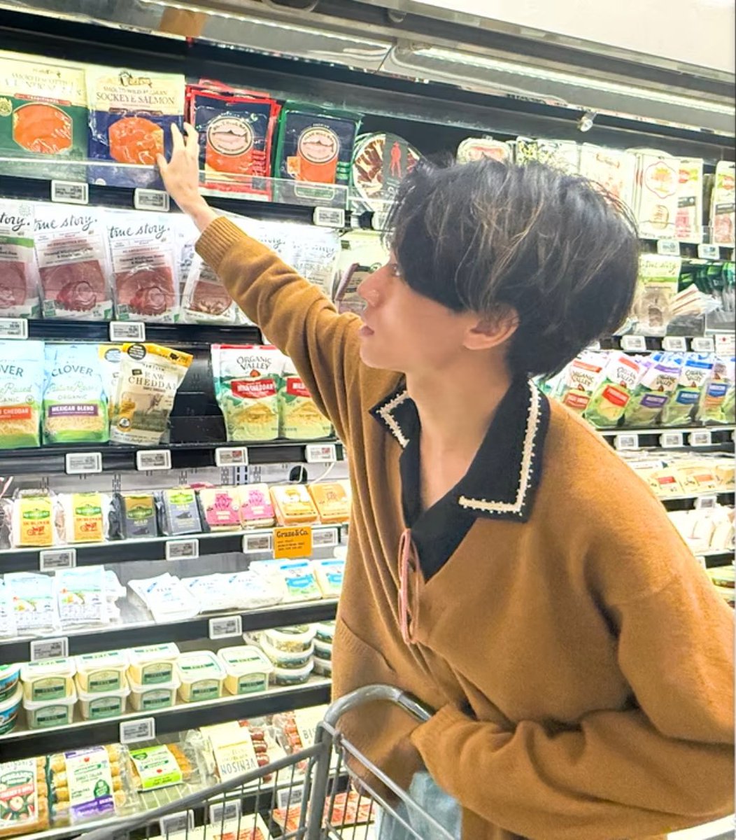 Runrun_renchan's tweet photo. 廉と一緒にカート押して、「これ美味そうじゃん」って話しながら買い物した記憶あり。 https://t.co/OHMd3N8mwr