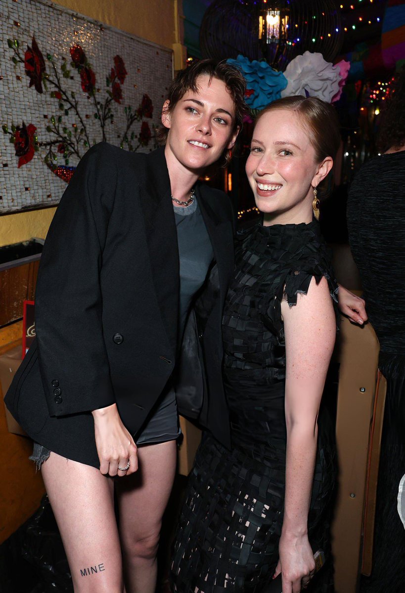 einbinderfiles's tweet photo. Hannah Einbinder and Kristen Stewart at the after party of ‘Teenage Sex and Death at Camp Miasma’ premiere in Los Angeles. https://t.co/kn9uT3IDPa