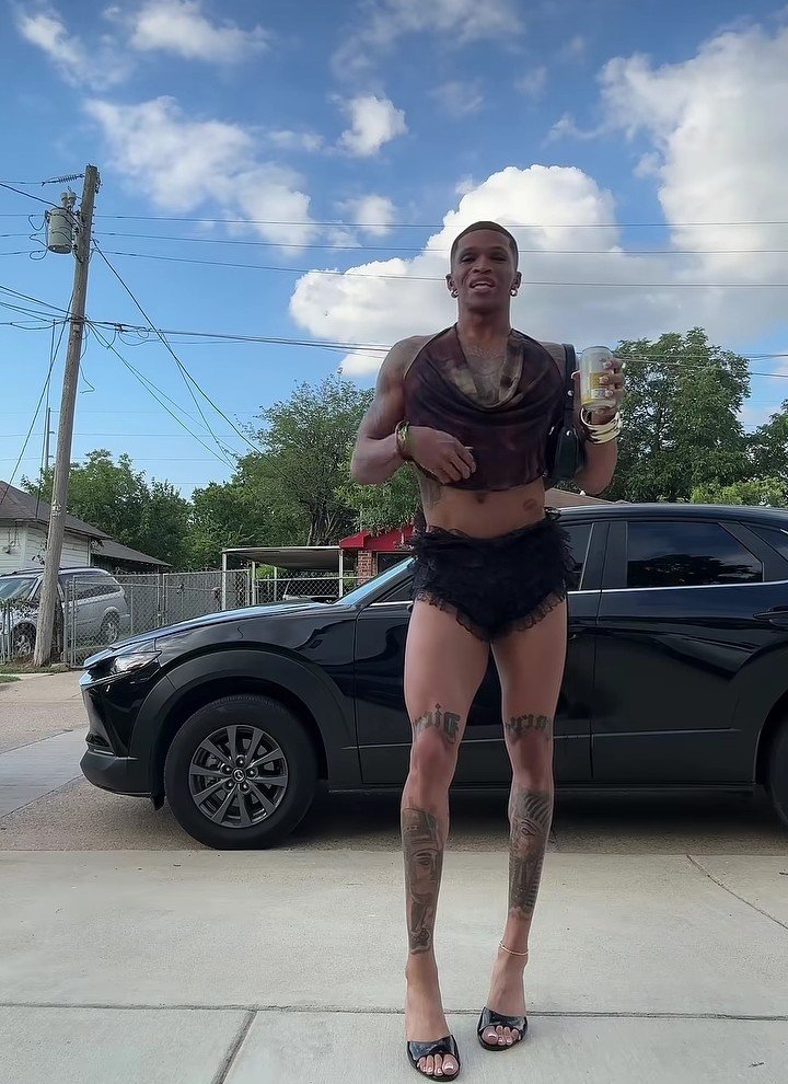 BonizweM's tweet photo. He piss me off so bad😭 https://t.co/31SbcZibyj
