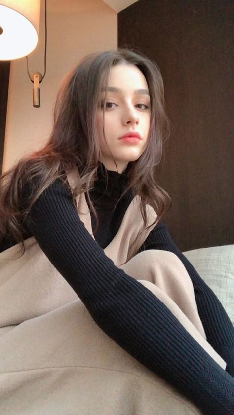 CroNiks's tweet photo. Neutral tones, cozy layers, and that effortless chic vibe
VOAR https://t.co/O3YZFFLLg6