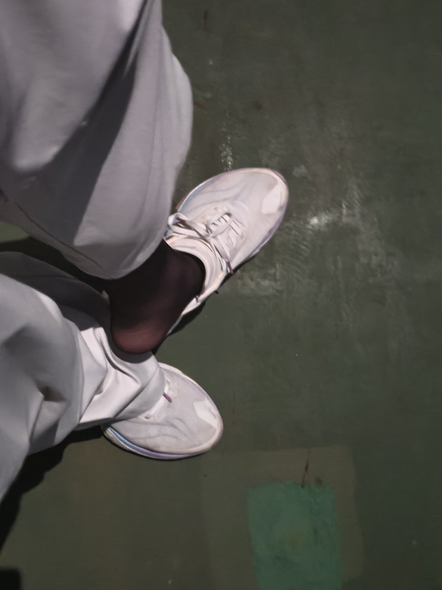 fuxing0527's tweet photo. 昨晚，今晚继续换成布灵布灵的
#男生穿搭 #男士丝袜 #粉色穿搭 #马油袜 #运动穿搭 #日常穿搭 #小众穿搭 #白丝 #玉足 #男高 #可爱的男孩子 #黑丝  #长筒袜 #男生穿丝袜 https://t.co/v6avsZGV6a